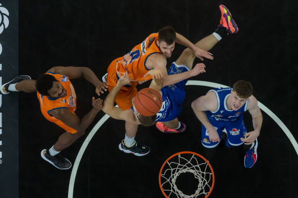 曼与沙特利 曼与沙特利