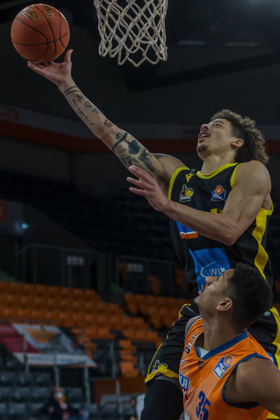 推动中国乒 推动中国乒